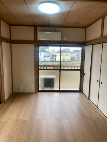 東栄コーポの洋室