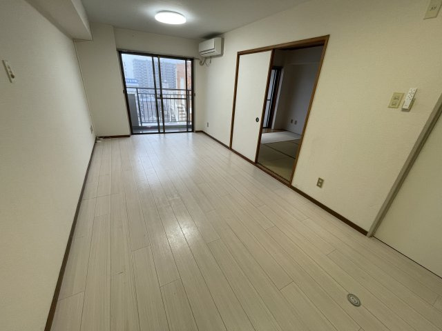 紀伊国屋マンションの居間・リビング