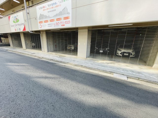 紀伊国屋マンションの駐車場