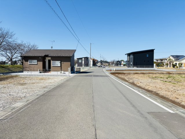 敷地面積６３坪　売地　川越市渋井の周辺|現地写真（2026年3月撮影）北側公道約７ｍ！接道幅がとても広く、お車の出し入れもラクラクです♪