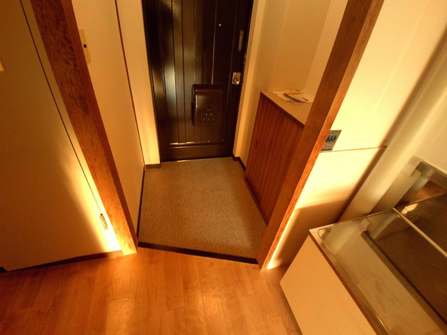 サムティ青木の玄関