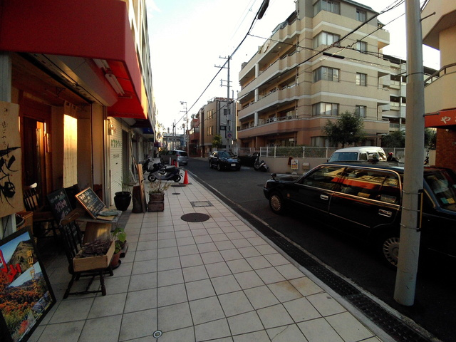 サムティ青木のエントランス