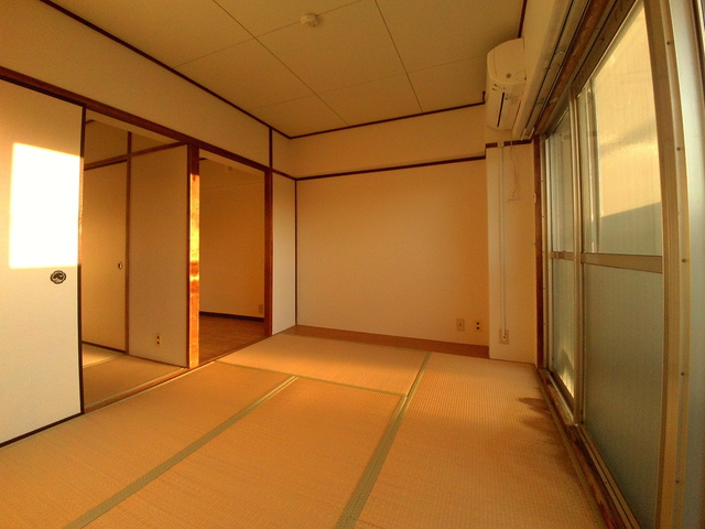 サムティ青木の居間・リビング