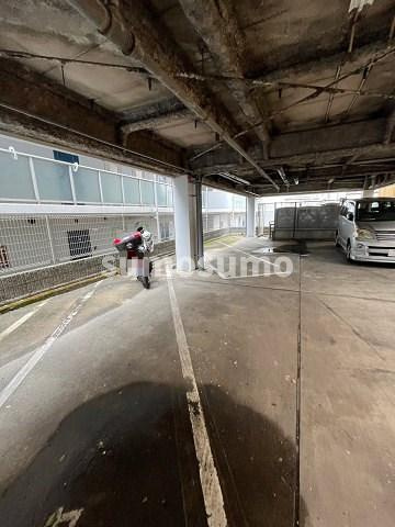 メゾンドAの駐車場