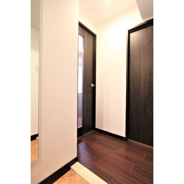 ORSUS新大阪(旧プレジオ新大阪ROUGE)の玄関