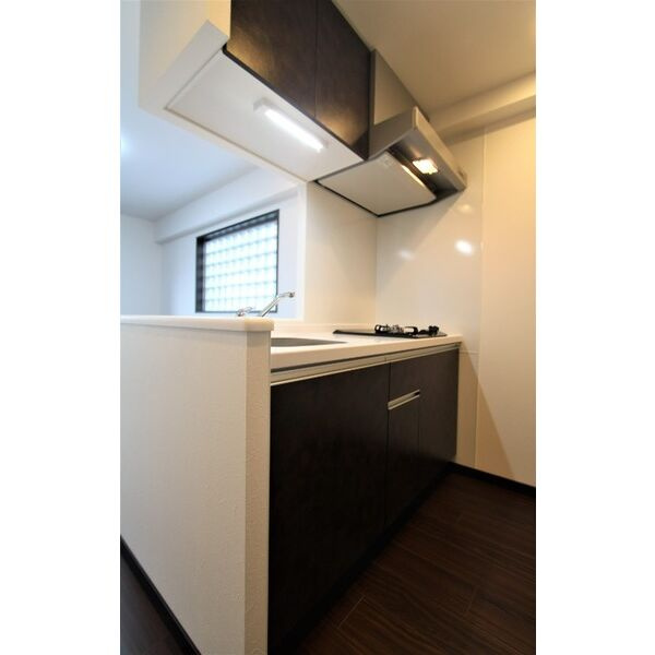 ORSUS新大阪(旧プレジオ新大阪ROUGE)のキッチン