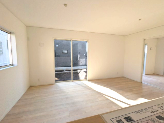 茨城町長岡第４の居間・リビング|リビングです。一日の長い時間を過ごすリビング♪自然と家族が集まれる空間！家族団らんの時間を優しく見守るリビング～（同施工物件写真）