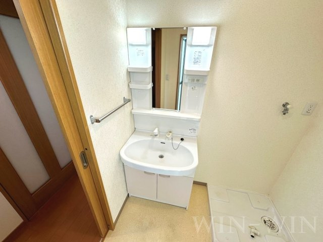 Sun Crystalの独立洗面台