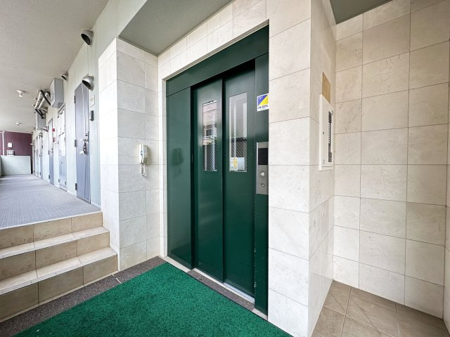 COCO北本町のロビー