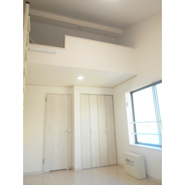 Pontd´OrⅡ（ﾎﾟﾝﾄﾞ-ﾙﾂ-）の居間・リビング