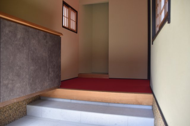 吉田神社近く 学者が愛した庭屋一如の平家の玄関|気品ある玄関