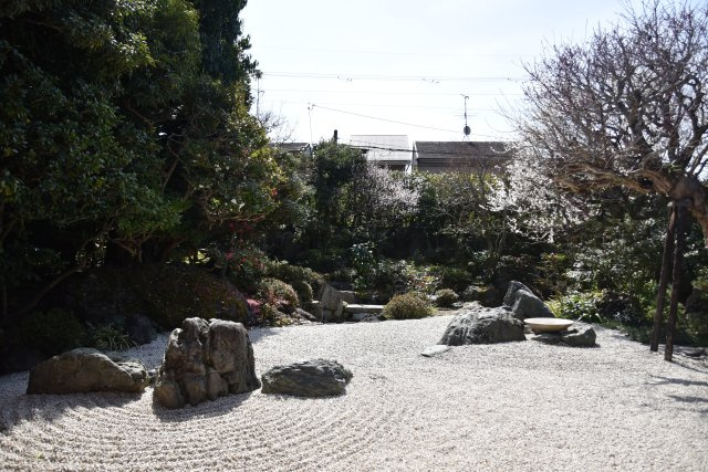 吉田神社近く 学者が愛した庭屋一如の平家の庭