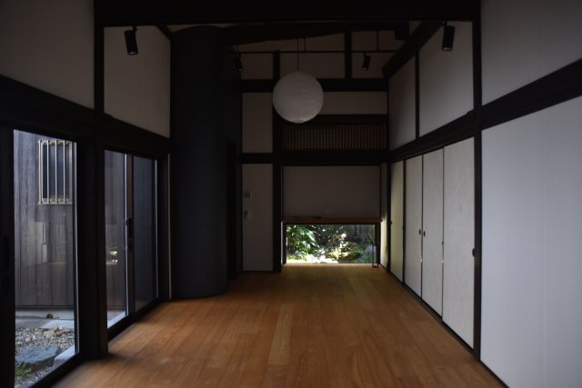 吉田神社近く 学者が愛した庭屋一如の平家の居間・リビング