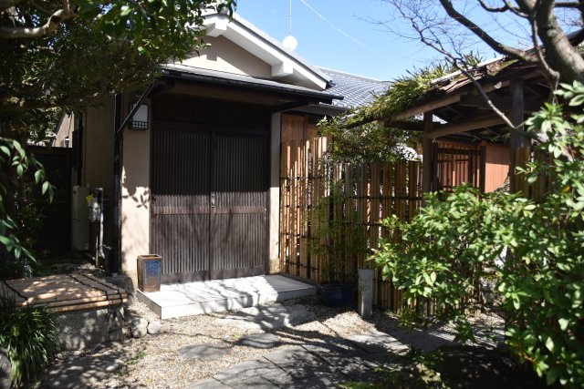 吉田神社近く 学者が愛した庭屋一如の平家の外観