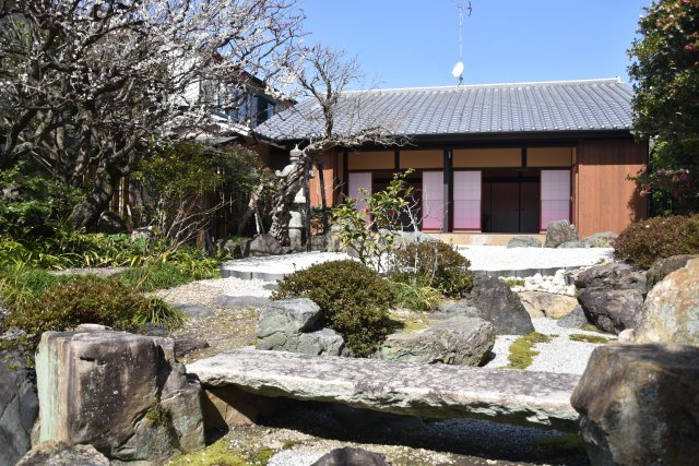 吉田神社近く 学者が愛した庭屋一如の平家の庭|庭屋一如の空間