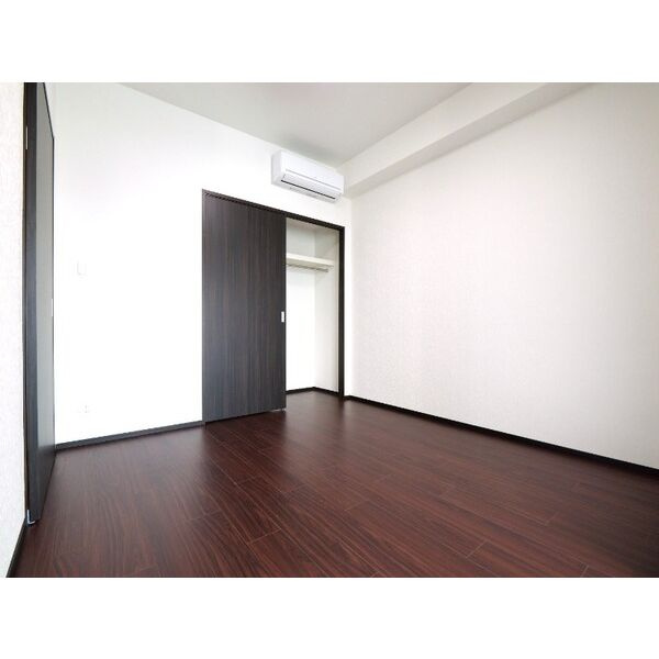 プレジオ三国ASIANの居間・リビング