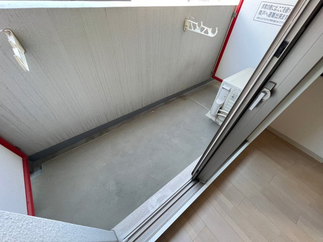 フロンティアテラス難波(旧:ルクレ難波)のバルコニー