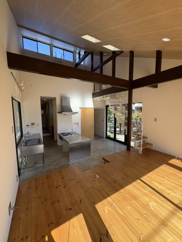 藤沢市片瀬3丁目　一戸建ての居間・リビング|おしゃれな居間です