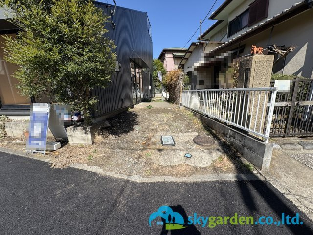 藤沢市片瀬3丁目　一戸建ての駐車場|駐車スペースもあります