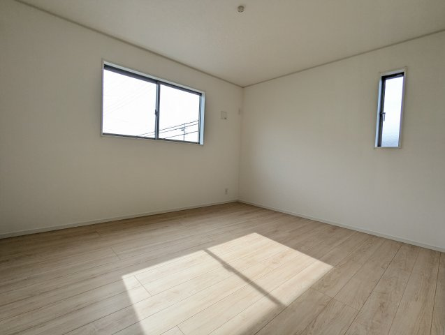 茨城町長岡第４の洋室|いつかは子供部屋として使いたい...お子様の成長に合わせて机やベッドを配置し将来を見越しての住まいを～