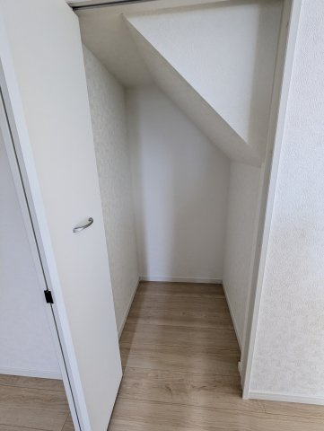 茨城町長岡第４の玄関|明るい玄関で一日の始まりの扉をあけてでかけましょう♪（同施工物件写真）