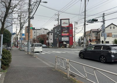 【展望】 | サンマリーナ西八王子 | 眺望を気にして物件を探す場合、前面に建物が建っていないか現地で確認しましょう！前面に建物があると景色はもちろん、日当たりや風通しにも影響が出てきます。住んだ時のことを想像しながら現地見学をしましょう。