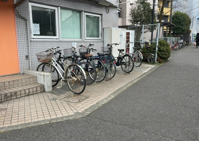 【駐輪場】 | サンマリーナ西八王子 | マンションの駐輪場は、事前に空きがあるか確認を取ると安心です。せっかく入居したのに駐輪スペースがない！なんてことになったら大変ですよね。そこで、内見時や購入前にはまず事前に確認しておくと良いでしょう。
