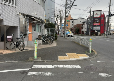 【駐車場】 | サンマリーナ西八王子 | 駐車場と明記されていても、最小スペースでつくられた駐車場だと大型車は駐車できなかったり、出入りしにくくなったりする可能性があります。お車のサイズと購入したい物件の駐車場のサイズを現地で確認しましょう。