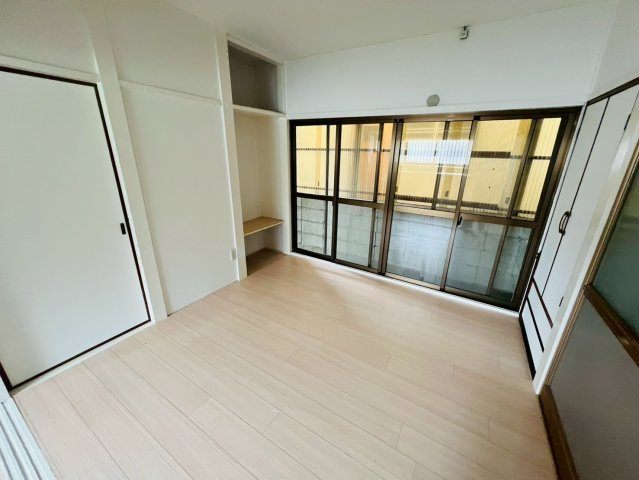 塩屋町9丁目貸家の居間・リビング