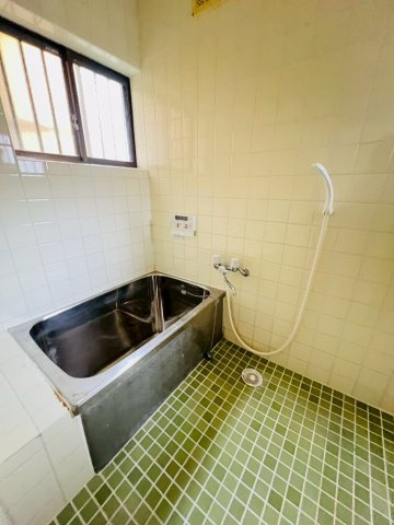 塩屋町9丁目貸家の浴室