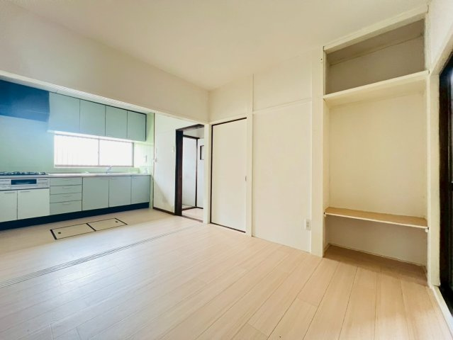 塩屋町9丁目貸家の居間・リビング