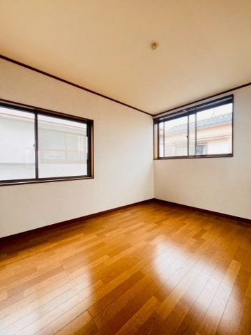 塩屋町9丁目貸家の居間・リビング