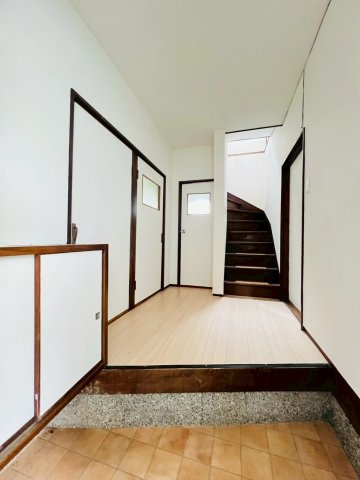 塩屋町9丁目貸家の居間・リビング