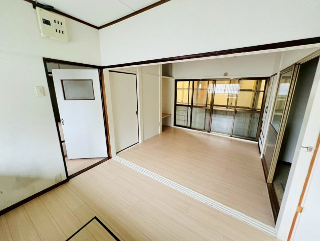 塩屋町9丁目貸家の居間・リビング