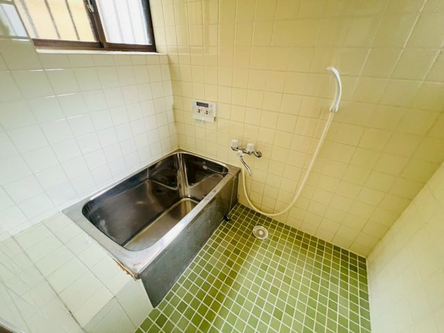 塩屋町9丁目貸家の浴室