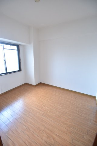 大阪市鶴見区浜５丁目の賃貸マンションの寝室