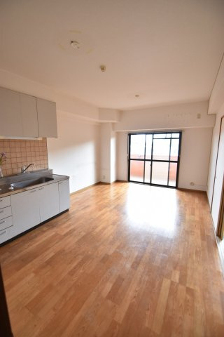 大阪市鶴見区浜５丁目の賃貸マンションの居間・リビング