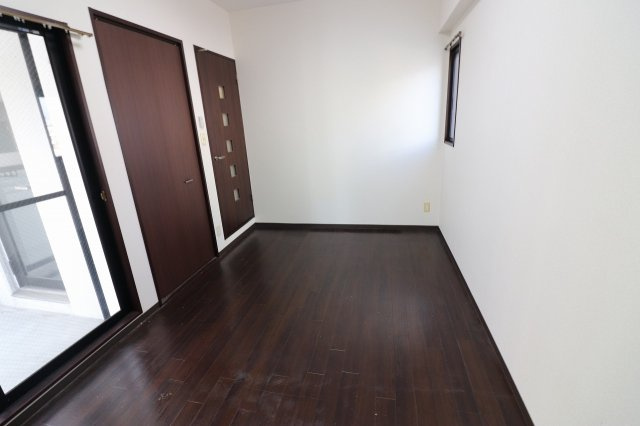 【寝室】 | ラ・フォーレ東野田 | ゆったりした洋室です