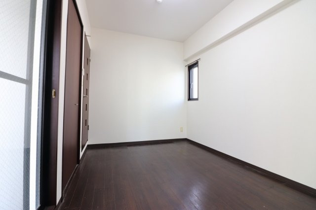 【洋室】 | ラ・フォーレ東野田 | コンパクトで使いやすい洋室です