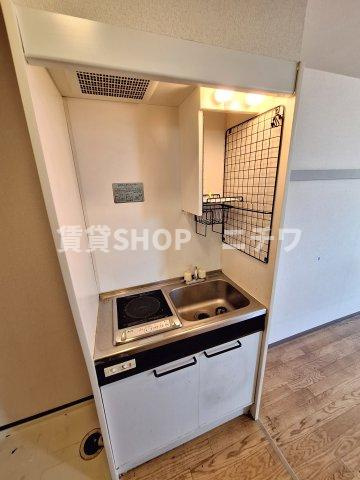 アーバンコート田村のキッチン|★脇に物が置けるキッチン★