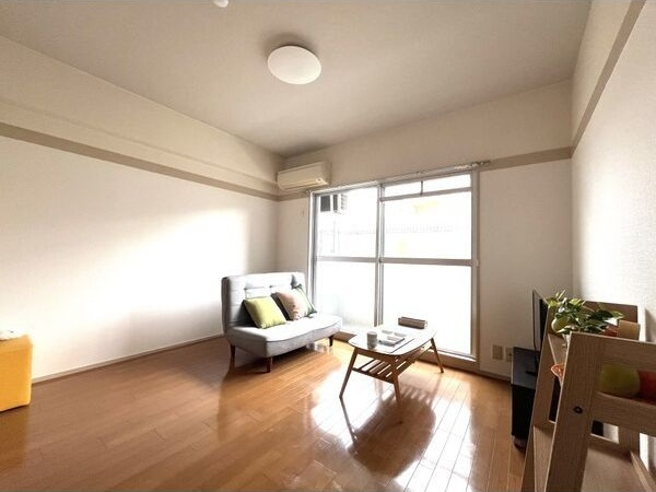 PROXY SQUARE植田西の居間・リビング