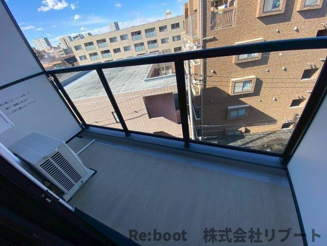 Alivis浦安のバルコニー