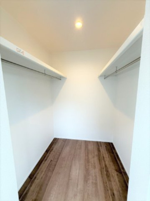 【収納】 | 【仲介手数料２４０万円が無料！】■南庭■車２台可■住宅性能評価６項目で最高評価 | 諸費用２４０万円が無料！
決算特別キャンペーン！
■車２台可
■南庭
■陽当り良好
■住宅性能評価６項目で最高評価
■太陽光発電
■ＺＥＨ水準住宅
■省エネ性能ラベル
■高断熱住宅