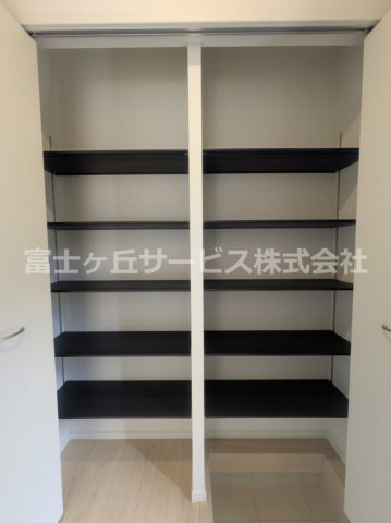 【収納】 | 田方郡函南町柏谷 2期 新築一戸建て 3号棟 | 玄関収納です