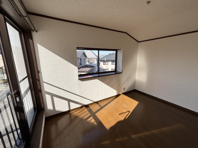 松ヶ崎戸建の洋室|使い勝手のいい洋室です