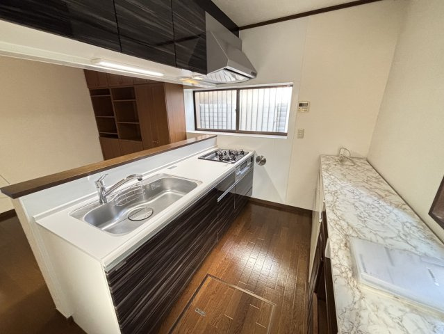 松ヶ崎戸建のキッチン|キッチンです