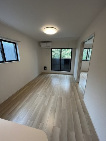 ロジュマン壱番館の居間・リビング