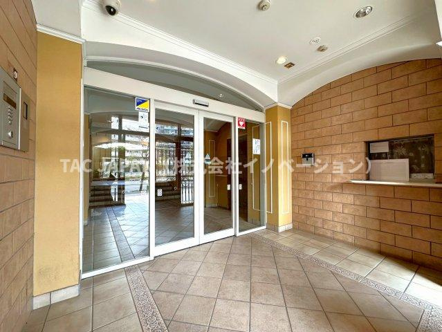 グランシティユーロコート赤羽のエントランス