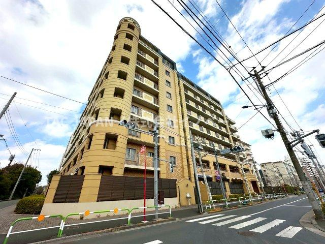 グランシティユーロコート赤羽のエントランス