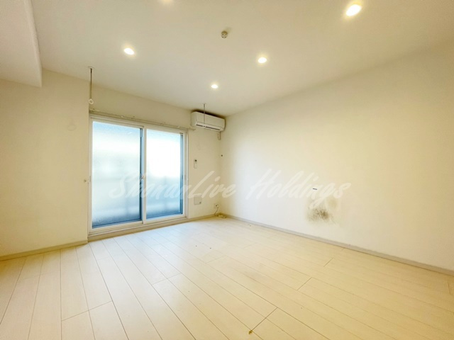 鎌倉市台５丁目の賃貸マンションの居間・リビング